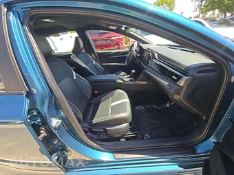 2025 Toyota Camry SE - miniatura 18