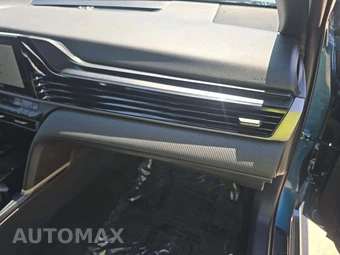 2025 Toyota Camry SE - miniatura 19