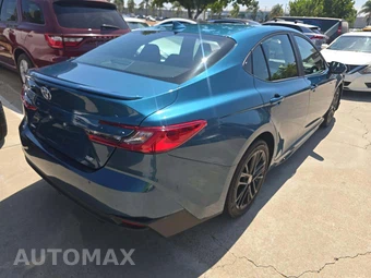 2025 Toyota Camry SE - miniatura 3