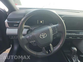 2025 Toyota Camry SE - miniatura 10