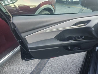 2025 Toyota Camry SE - miniatura 9