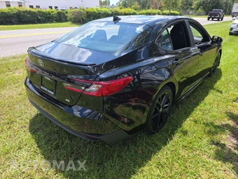 2025 Toyota Camry SE - miniatura 2