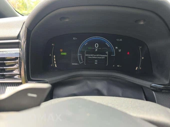 2025 Toyota Camry SE - miniatura 4
