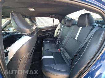 2025 Toyota Camry SE - miniatura 10