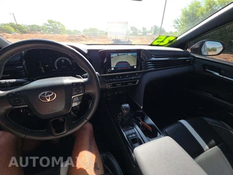 2025 Toyota Camry SE - miniatura 7