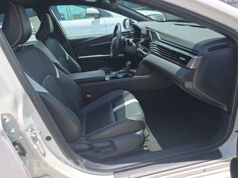 2025 Toyota Camry SE - miniatura 14