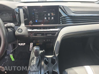 2025 Toyota Camry SE - miniatura 17