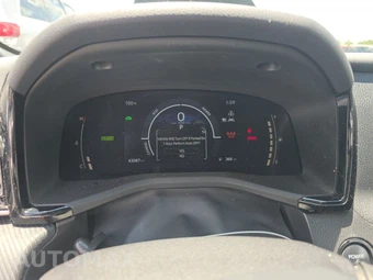 2025 Toyota Camry SE - miniatura 18