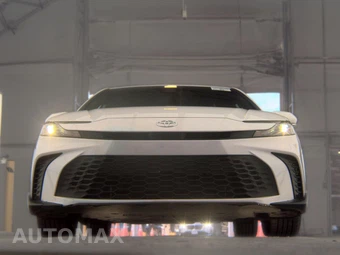 2025 Toyota Camry SE - miniatura 3
