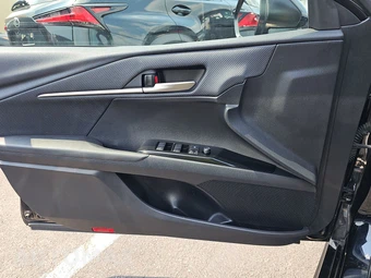 2025 Toyota Camry SE - miniatura 15