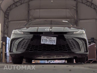 2025 Toyota Camry SE - miniatura 3