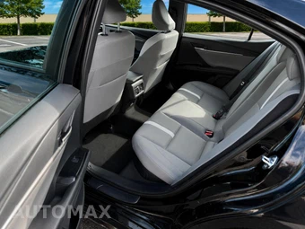 2025 Toyota Camry SE - miniatura 10