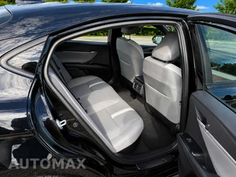 2025 Toyota Camry SE - miniatura 11