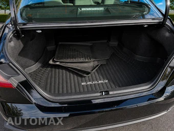 2025 Toyota Camry SE - miniatura 14