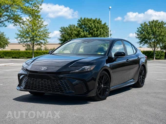 2025 Toyota Camry SE - miniatura 2