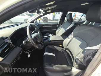 2025 Toyota Camry SE - miniatura 13