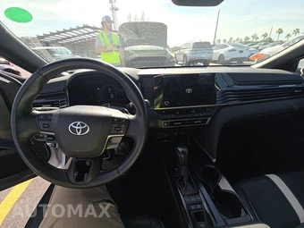 2025 Toyota Camry SE - miniatura 17