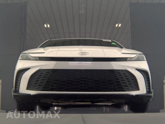 2025 Toyota Camry SE - miniatura 3
