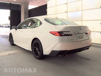 2025 Toyota Camry SE - miniatura 8
