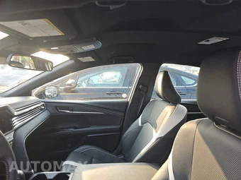 2025 Toyota Camry SE - miniatura 18