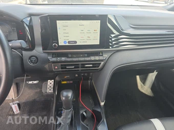 2025 Toyota Camry SE - miniatura 11