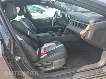 2025 Toyota Camry SE - miniatura 8