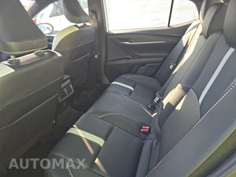 2025 Toyota Camry SE - miniatura 13