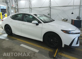 2025 Toyota Camry SE - miniatura 3