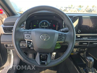 2025 Toyota Camry SE - miniatura 10