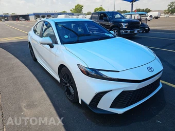 2025 Toyota Camry SE - miniatura 3