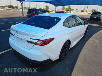 2025 Toyota Camry SE - miniatura 4