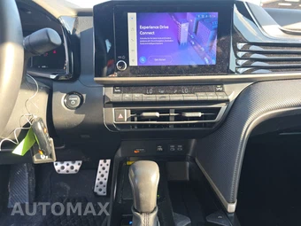 2025 Toyota Camry SE - miniatura 17