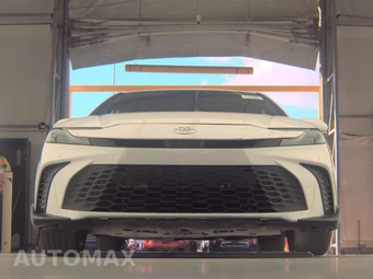 2025 Toyota Camry SE - miniatura 3