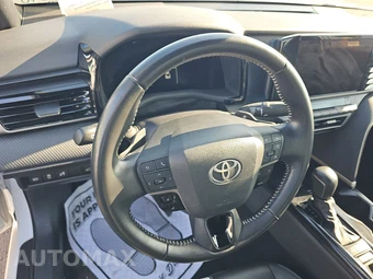 2025 Toyota Camry SE - miniatura 10