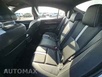 2025 Toyota Camry SE - miniatura 13