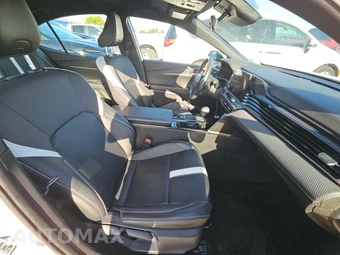 2025 Toyota Camry SE - miniatura 8