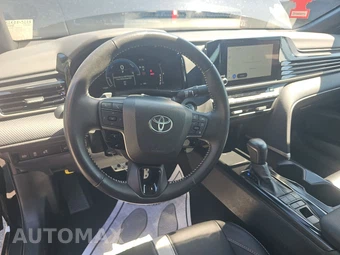 2025 Toyota Camry SE - miniatura 10
