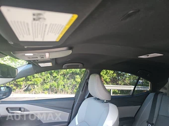 2025 Toyota Camry SE – miniatura 14