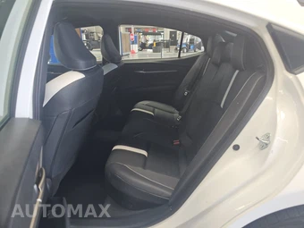 2025 Toyota Camry SE - miniatura 13