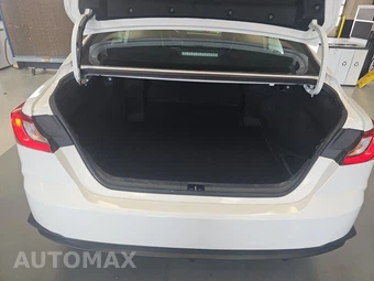 2025 Toyota Camry SE - miniatura 16