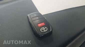 2025 Toyota Camry SE - miniatura 20