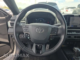 2025 Toyota Camry SE - miniatura 16