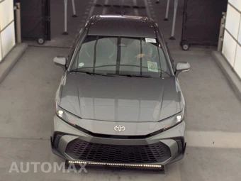 2025 Toyota Camry SE - miniatura 2
