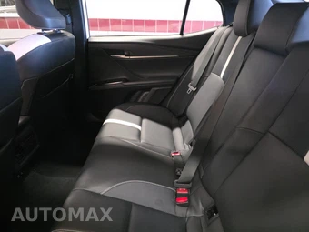 2025 Toyota Camry SE - miniatura 19
