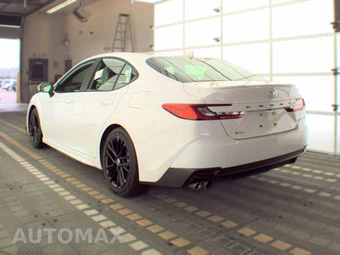 2025 Toyota Camry SE - miniatura 8