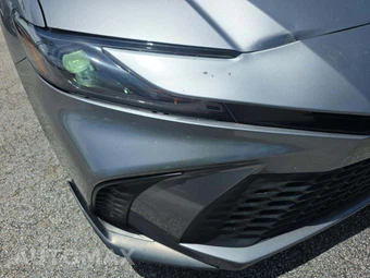 2025 Toyota Camry SE - miniatura 19