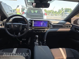 2025 Toyota Camry SE - miniatura 17