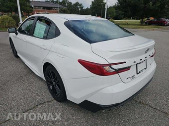 2025 Toyota Camry SE – miniatura 2