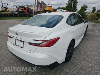 2025 Toyota Camry SE – miniatura 3