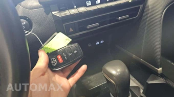2025 Toyota Camry SE - miniatura 24